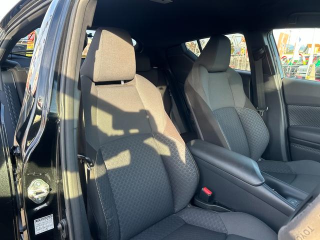 C-HR S 純正メモリーナビ 全方位カメラ トヨタセーフティーセンス オートライト オートエアコン ヒーテッドミラー オートハイビーム ACC ステアリングスイッチ フォグライト 純正17インチAW ETC2.0(17枚目)