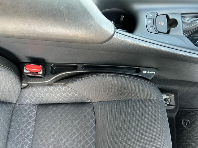 C-HR S 純正メモリーナビ 全方位カメラ トヨタセーフティーセンス オートライト オートエアコン ヒーテッドミラー オートハイビーム ACC ステアリングスイッチ フォグライト 純正17インチAW ETC2.0(19枚目)