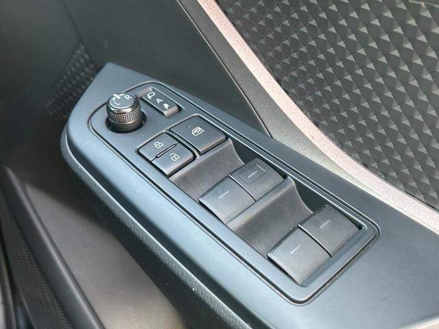 C-HR S 純正メモリーナビ 全方位カメラ トヨタセーフティーセンス オートライト オートエアコン ヒーテッドミラー オートハイビーム ACC ステアリングスイッチ フォグライト 純正17インチAW ETC2.0(39枚目)