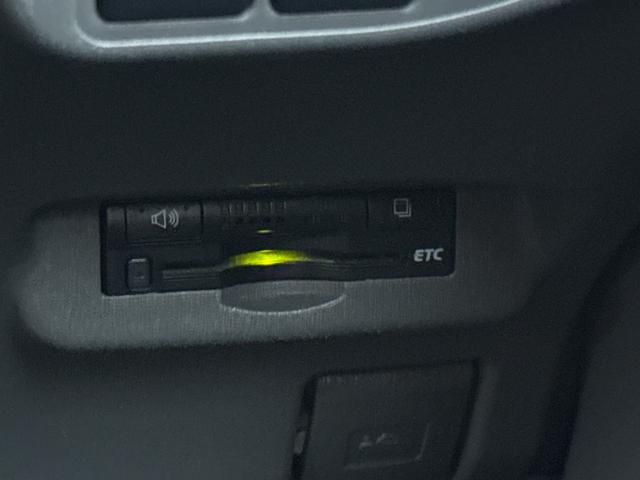 プリウス Ｓ　純正ワンセグＳＤナビ　スマートキー　プッシュスタート　アイドリングストップ　オートライト　オートエアコン　ステアリングスイッチ　フロントフォグライト　ＥＴＣ　ＡＵＸ接続可　全塗装済（元色シルバー）（37枚目）