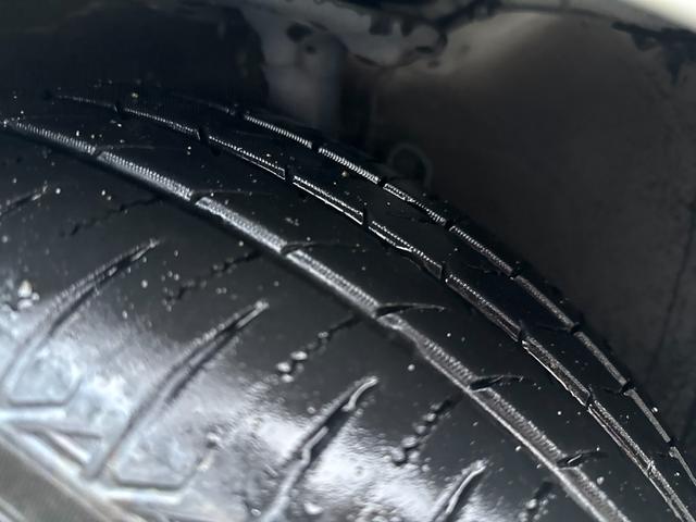 プリウス Ｓ　純正ワンセグＳＤナビ　スマートキー　プッシュスタート　アイドリングストップ　オートライト　オートエアコン　ステアリングスイッチ　フロントフォグライト　ＥＴＣ　ＡＵＸ接続可　全塗装済（元色シルバー）（45枚目）