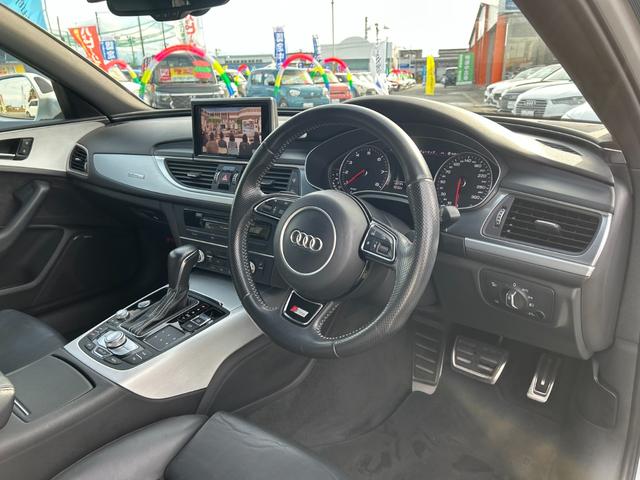 Ａ６アバント ２．０ＴＦＳＩクワトロ　Ｓラインパッケージ　リアコンフォートプラスパッケージ　パドルシフト　純正フルセグナビ　ＢＳＭ　黒革メモリ付パワーシート　オートライト　前後シートヒーター　ＡＣＣ　純正ＯＰ２０インチＡＷ　パノラマサンルーフ　電動リヤゲート（13枚目）
