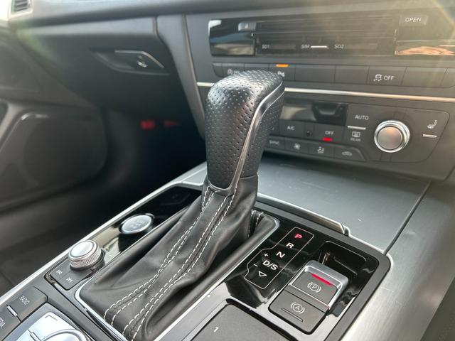 Ａ６アバント ２．０ＴＦＳＩクワトロ　Ｓラインパッケージ　リアコンフォートプラスパッケージ　パドルシフト　純正フルセグナビ　ＢＳＭ　黒革メモリ付パワーシート　オートライト　前後シートヒーター　ＡＣＣ　純正ＯＰ２０インチＡＷ　パノラマサンルーフ　電動リヤゲート（35枚目）