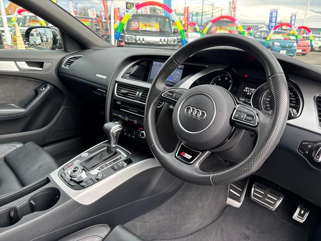 Ａ５スポーツバック ２．０ＴＦＳＩクワトロ　Ｓラインパッケージ　純正フルセグナビ　バックカメラ　パドルシフト　スマートキー　オートライト　オートエアコン　シートヒーター　純正レザーシート　ステアリングスイッチ　ＨＩＤライト　フォグライト前後　純正ＡＷ　ＥＴＣ（13枚目）