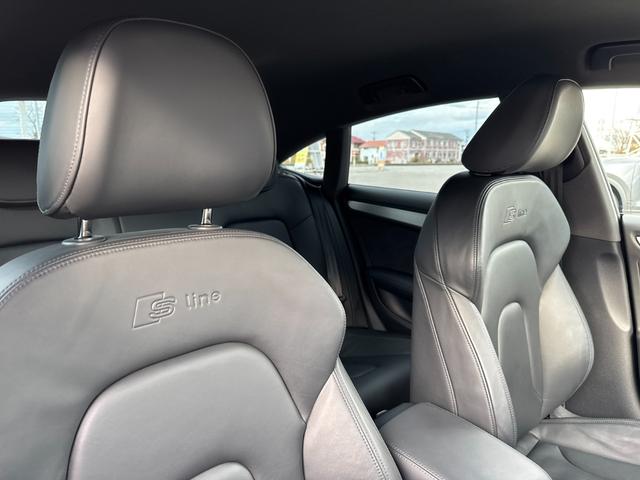 Ａ５スポーツバック ２．０ＴＦＳＩクワトロ　Ｓラインパッケージ　純正フルセグナビ　バックカメラ　パドルシフト　スマートキー　オートライト　オートエアコン　シートヒーター　純正レザーシート　ステアリングスイッチ　ＨＩＤライト　フォグライト前後　純正ＡＷ　ＥＴＣ（14枚目）