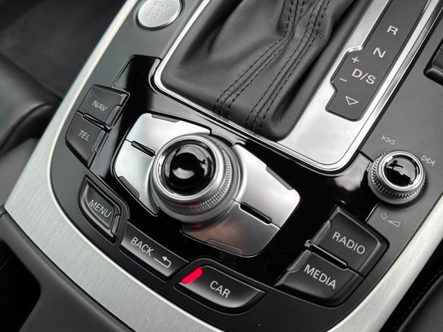 Ａ５スポーツバック ２．０ＴＦＳＩクワトロ　Ｓラインパッケージ　純正フルセグナビ　バックカメラ　パドルシフト　スマートキー　オートライト　オートエアコン　シートヒーター　純正レザーシート　ステアリングスイッチ　ＨＩＤライト　フォグライト前後　純正ＡＷ　ＥＴＣ（34枚目）