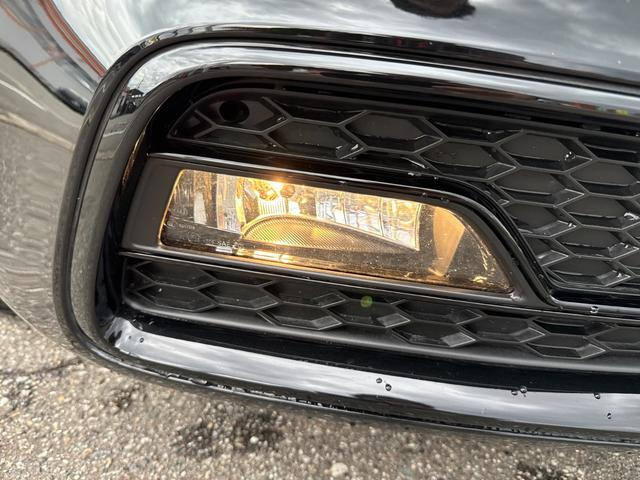 Ａ５スポーツバック ２．０ＴＦＳＩクワトロ　Ｓラインパッケージ　純正フルセグナビ　バックカメラ　パドルシフト　スマートキー　オートライト　オートエアコン　シートヒーター　純正レザーシート　ステアリングスイッチ　ＨＩＤライト　フォグライト前後　純正ＡＷ　ＥＴＣ（57枚目）