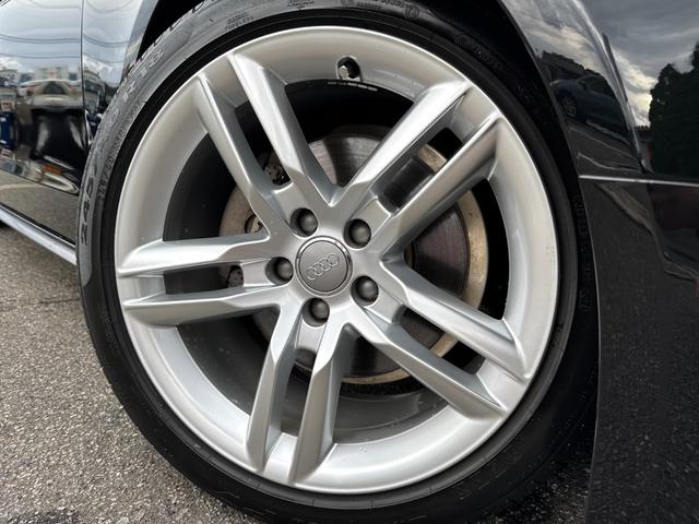 Ａ５スポーツバック ２．０ＴＦＳＩクワトロ　Ｓラインパッケージ　純正フルセグナビ　バックカメラ　パドルシフト　スマートキー　オートライト　オートエアコン　シートヒーター　純正レザーシート　ステアリングスイッチ　ＨＩＤライト　フォグライト前後　純正ＡＷ　ＥＴＣ（58枚目）