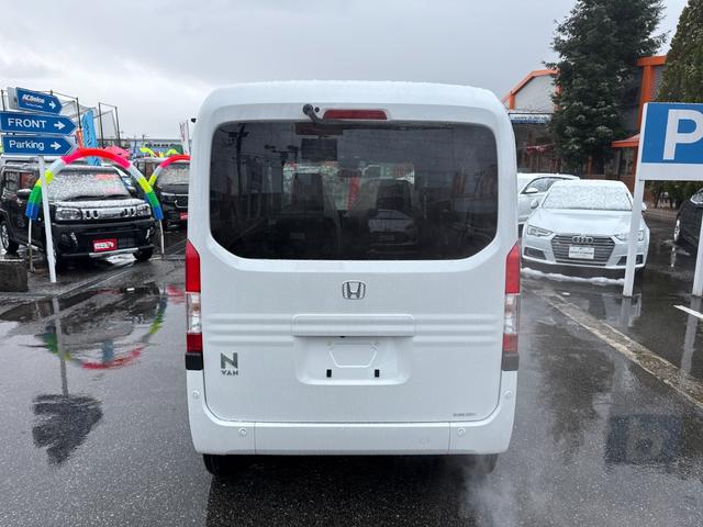 N-VAN ファン 届出済未使用車 HondaSENSING搭載 スマートキー オートライト オートハイビーム オートエアコン ヒーテッドミラー ACC ステアリングスイッチ LEDライト フォグライト 電動格納ミラー(10枚目)