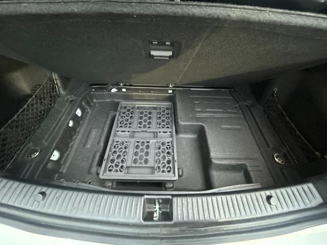 Cクラス C200アバンギャルド AMGライン レザーエクスクルーシブpkg レーダーセーフティpkg エアバランスpkg 純正フルセグナビ バックカメラ パドルシフト BSM HUD オートライト シートヒーター メモリ付赤革パワーシート ETC(53枚目)