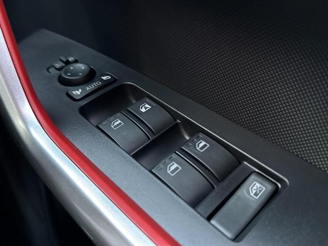 �p���[�E�B���h�E�Ɠd���i�[�~���[�̑���X�C�b�`�ł��B�ڗ��悤�ȉ����_���[�W�͂������܂���B