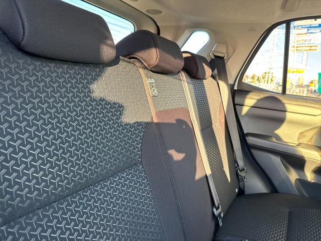 �t�@�u���b�N�V�[�g�ł��B�傫�ȉ����_���[�W�͂������܂���B�[�ԑO�ɂ͎����N���[�j���O���{�H���A�Y��ȏ�ԂŔ[�Ԃ��܂��B