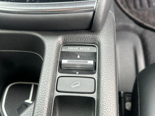 ヴェゼル ｅ：ＨＥＶ　Ｚ　１オーナー　フルセグメモリーナビ　バックカメラ　パドルシフト　機能照明　ＢＳＭ　オートライト　オートエアコン　シートヒーター　ＡＣＣ　ステアリングスイッチ　純正ＡＷ　フォグライト　電動リヤゲート（36枚目）