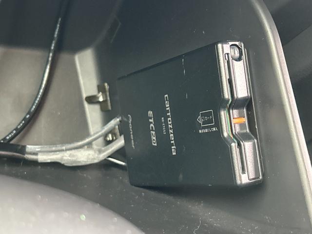 ヴェゼル ｅ：ＨＥＶ　Ｚ　１オーナー　フルセグメモリーナビ　バックカメラ　パドルシフト　機能照明　ＢＳＭ　オートライト　オートエアコン　シートヒーター　ＡＣＣ　ステアリングスイッチ　純正ＡＷ　フォグライト　電動リヤゲート（38枚目）