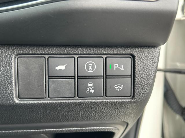 ヴェゼル ｅ：ＨＥＶ　Ｚ　１オーナー　フルセグメモリーナビ　バックカメラ　パドルシフト　機能照明　ＢＳＭ　オートライト　オートエアコン　シートヒーター　ＡＣＣ　ステアリングスイッチ　純正ＡＷ　フォグライト　電動リヤゲート（47枚目）