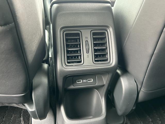 ヴェゼル ｅ：ＨＥＶ　Ｚ　１オーナー　フルセグメモリーナビ　バックカメラ　パドルシフト　機能照明　ＢＳＭ　オートライト　オートエアコン　シートヒーター　ＡＣＣ　ステアリングスイッチ　純正ＡＷ　フォグライト　電動リヤゲート（49枚目）