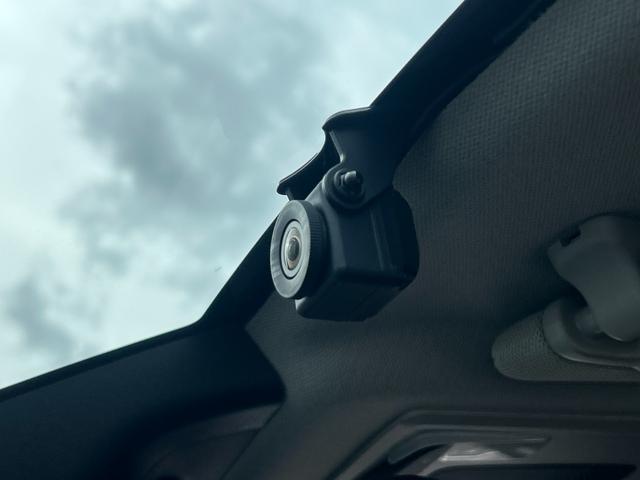 ヴェゼル ｅ：ＨＥＶ　Ｚ　１オーナー　フルセグメモリーナビ　バックカメラ　パドルシフト　機能照明　ＢＳＭ　オートライト　オートエアコン　シートヒーター　ＡＣＣ　ステアリングスイッチ　純正ＡＷ　フォグライト　電動リヤゲート（50枚目）