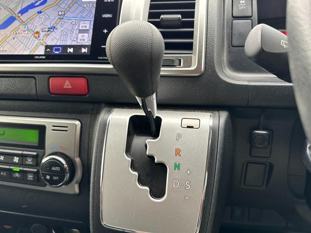 ハイエースワゴン ＧＬ　１オーナー　メーカーＯＰＡＷ　メーカーＯＰＬＥＤライト　両側電動スライドドア　コーナーセンサー　フルセグメモリーナビ　バックカメラ　オートライト　オートエアコン　ステアリングスイッチ　フォグライト前後（32枚目）