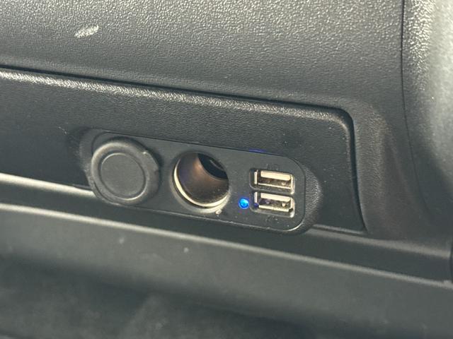 ハイエースワゴン ＧＬ　１オーナー　メーカーＯＰＡＷ　メーカーＯＰＬＥＤライト　両側電動スライドドア　コーナーセンサー　フルセグメモリーナビ　バックカメラ　オートライト　オートエアコン　ステアリングスイッチ　フォグライト前後（34枚目）