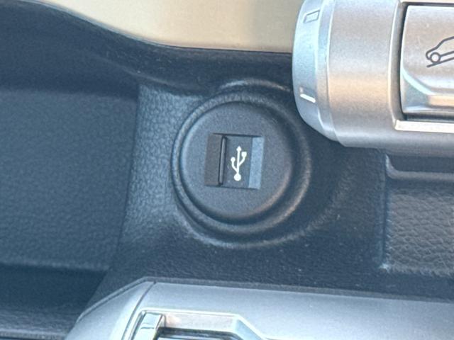 �ʐM�@�\�{�d���@�\�t���t�r�a�[�q�ł��B