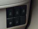 両側電動スライドドアが搭載されています。狭い駐車場などでも簡単にドアの開閉が可能です。