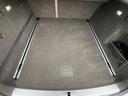 便利な収納スペースです。納車前には室内クリーニングを施工し、綺麗な状態で納車します。