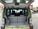 大きな荷物も入るトランクです。シートを倒せばさらに積み込みが可能になります。