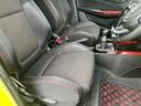 シートも大きな汚れやダメージはございません。納車前には室内クリーニングを施工し、綺麗な状態で納車します。