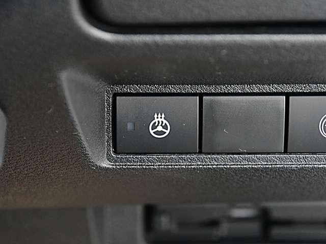 ノート Ｘ　ＦＯＵＲ　１．２　Ｘ　ＦＯＵＲ　４ＷＤ　純正デカナビドラレコＥＴＣ　エマージェンシーブレーキ　踏み間違い衝突防止アシスト　車線逸脱警報　キーレス　カーテレビ（地デジ）　ＬＥＤヘッドライト　エアコン　エアバッグ（8枚目）