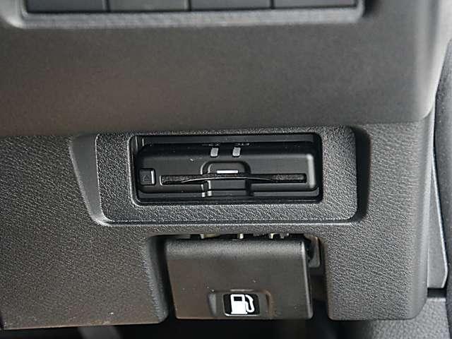 ノート Ｘ　ＦＯＵＲ　１．２　Ｘ　ＦＯＵＲ　４ＷＤ　純正デカナビドラレコＥＴＣ　エマージェンシーブレーキ　踏み間違い衝突防止アシスト　車線逸脱警報　キーレス　カーテレビ（地デジ）　ＬＥＤヘッドライト　エアコン　エアバッグ（9枚目）