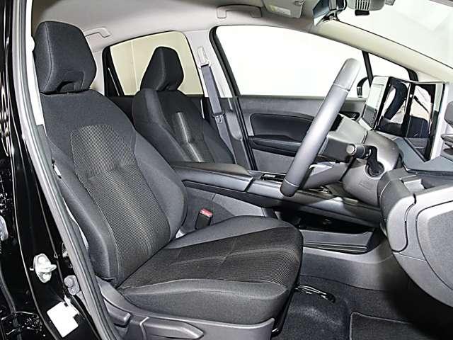 ノート Ｘ　ＦＯＵＲ　１．２　Ｘ　ＦＯＵＲ　４ＷＤ　純正デカナビドラレコＥＴＣ　エマージェンシーブレーキ　アラウンドビューモニター　踏み間違い衝突防止アシスト　車線逸脱警報　カーテレビ（地デジ）　ＬＥＤヘッドライト　ＡＢＳ（4枚目）