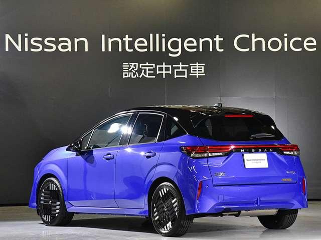 オーラ 1.2 G FOUR レザーエディション 4WD 当社社有車(2枚目)