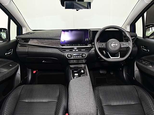 オーラ 1.2 G FOUR レザーエディション 4WD 当社社有車(3枚目)