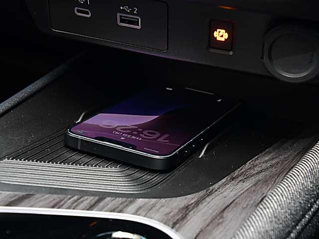 オーラ 1.2 G FOUR レザーエディション 4WD 当社社有車(15枚目)