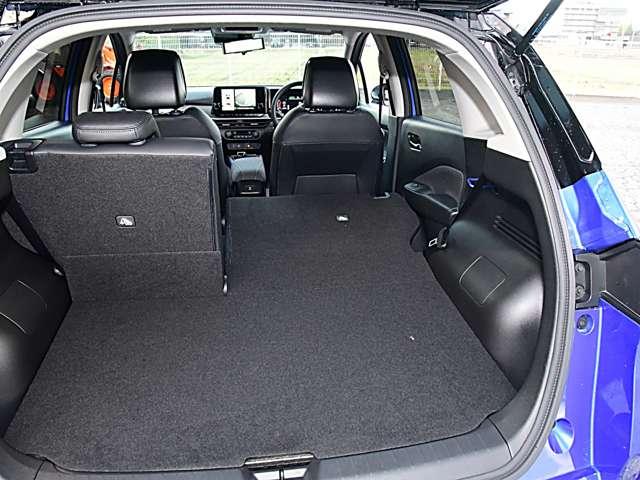 オーラ 1.2 G FOUR レザーエディション 4WD 当社社有車(18枚目)