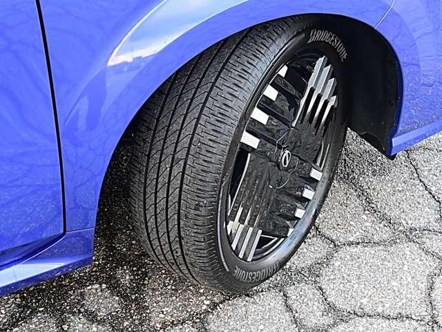 オーラ 1.2 G FOUR レザーエディション 4WD 当社社有車(19枚目)