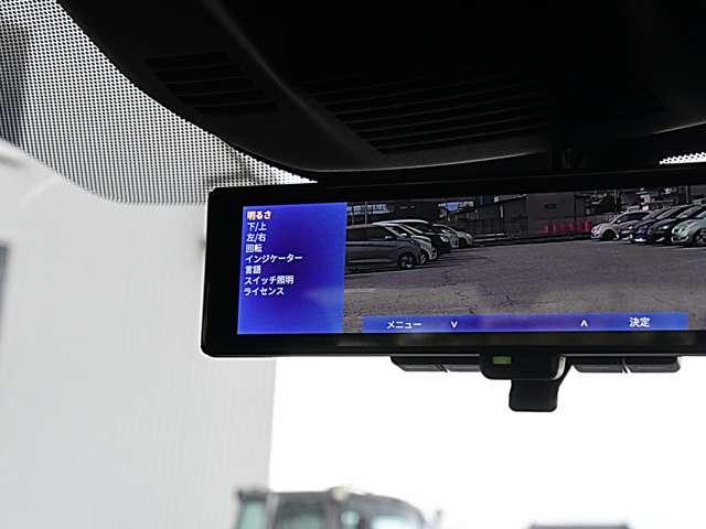 インテリジェントルームミラーです。クリアな後方視界で安全運転をサポートします。