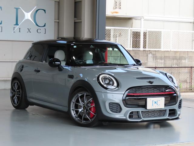 ＭＩＮＩ ジョンクーパーワークス　ＢＢＳ　ＲＩ－Ａ１８インチアルミ　ビルシュタイン車高調　アムゼックスフロントスポイラー　本革　サンルーフ　地デジフルセグＴＶ　Ｂカメラ　ユニオンジャックテール　低ダストブレーキパッド　ＨＵＤ　ＬＥＤ（2枚目）