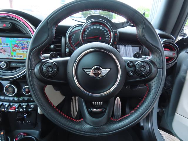ＭＩＮＩ ジョンクーパーワークス　ＢＢＳ　ＲＩ－Ａ１８インチアルミ　ビルシュタイン車高調　アムゼックスフロントスポイラー　本革　サンルーフ　地デジフルセグＴＶ　Ｂカメラ　ユニオンジャックテール　低ダストブレーキパッド　ＨＵＤ　ＬＥＤ（26枚目）