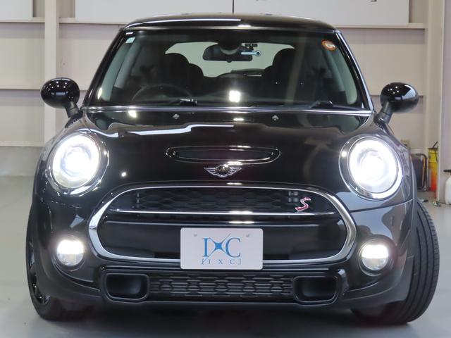 MINI クーパーS ペッパーパッケージ 1オーナー車 JCWステアリング ブラック17インチアルミ ユニオンジャックテールランプ コンフォートアクセス 純正ナビ バックカメラ パークセンサー エキサイトメントパッケージ(2枚目)