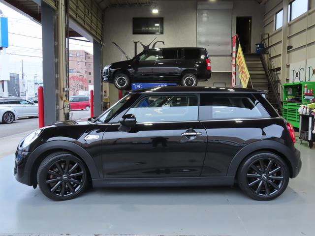 MINI クーパーS ペッパーパッケージ 1オーナー車 JCWステアリング ブラック17インチアルミ ユニオンジャックテールランプ コンフォートアクセス 純正ナビ バックカメラ パークセンサー エキサイトメントパッケージ(12枚目)