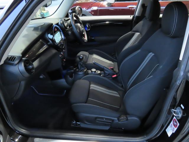 MINI クーパーS ペッパーパッケージ 1オーナー車 JCWステアリング ブラック17インチアルミ ユニオンジャックテールランプ コンフォートアクセス 純正ナビ バックカメラ パークセンサー エキサイトメントパッケージ(31枚目)