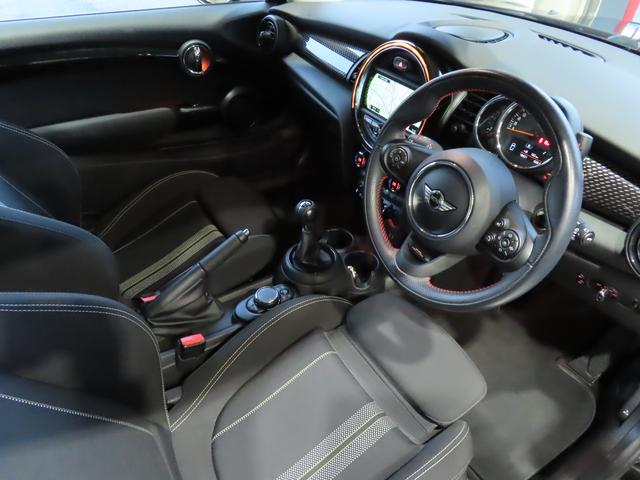 MINI クーパーS ペッパーパッケージ 1オーナー車 JCWステアリング ブラック17インチアルミ ユニオンジャックテールランプ コンフォートアクセス 純正ナビ バックカメラ パークセンサー エキサイトメントパッケージ(46枚目)