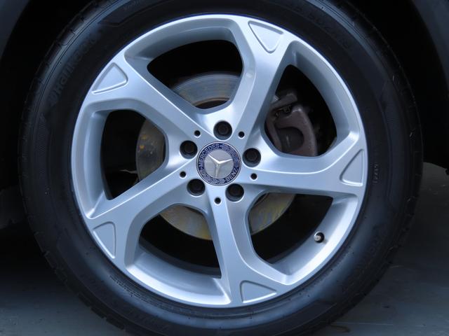 GLAクラス GLA220 4マチック プレミアムパッケージ パノラミックスライディングルーフ 黒本革左右パワーシート ヒーター付 ハーマンカードンサウンド アンビエントライト 電動テールゲート カープレイ アンドロイドオート LEDライト(20枚目)