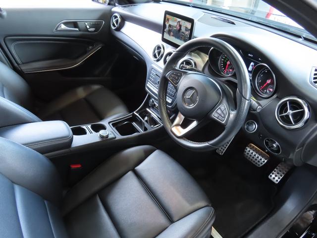 GLAクラス GLA220 4マチック プレミアムパッケージ パノラミックスライディングルーフ 黒本革左右パワーシート ヒーター付 ハーマンカードンサウンド アンビエントライト 電動テールゲート カープレイ アンドロイドオート LEDライト(33枚目)