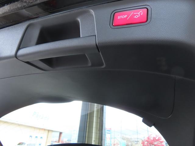GLAクラス GLA220 4マチック プレミアムパッケージ パノラミックスライディングルーフ 黒本革左右パワーシート ヒーター付 ハーマンカードンサウンド アンビエントライト 電動テールゲート カープレイ アンドロイドオート LEDライト(42枚目)