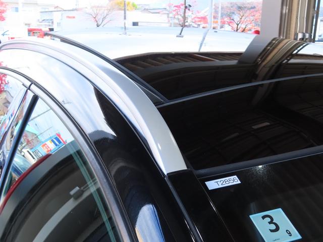 GLAクラス GLA220 4マチック プレミアムパッケージ パノラミックスライディングルーフ 黒本革左右パワーシート ヒーター付 ハーマンカードンサウンド アンビエントライト 電動テールゲート カープレイ アンドロイドオート LEDライト(49枚目)