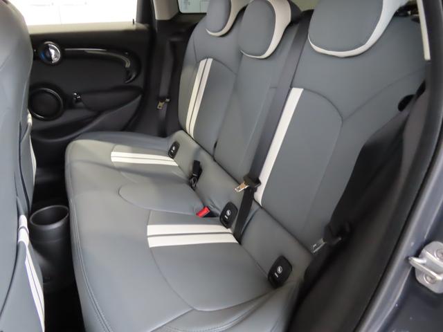 MINI クーパーSD エナジェティックスタイル ワンオーナー車 ユニオンジャックテールランプ CABANAシートカバー JCWステアリング パドルシフト iドライブ HDDナビ Bカメラ エキサイトメントパッケージ LED(64枚目)
