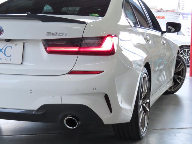3シリーズ 320i Mスポーツ コンフォートパッケージ パーキングアシストプラス 19インチアルミ 電動トランク 全方位バックカメラ アンビエントライト ライトカーペット ナビ 地デジフルセグTV HDMI カープレイ アンドロイドオート シートヒーター付(12枚目)