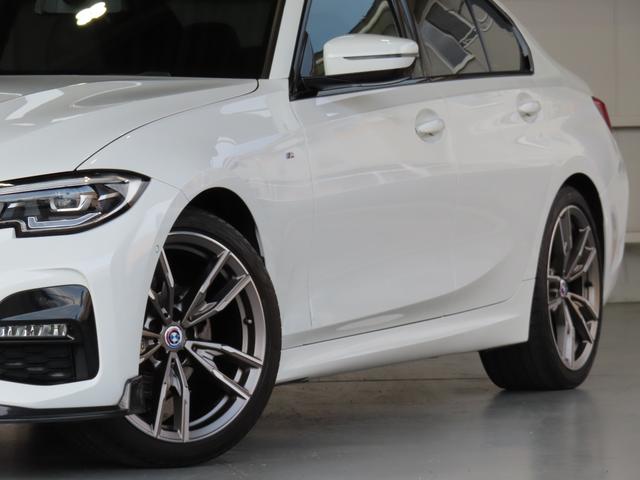 3シリーズ 320i Mスポーツ コンフォートパッケージ パーキングアシストプラス 19インチアルミ 電動トランク 全方位バックカメラ アンビエントライト ライトカーペット ナビ 地デジフルセグTV HDMI カープレイ アンドロイドオート シートヒーター付(17枚目)